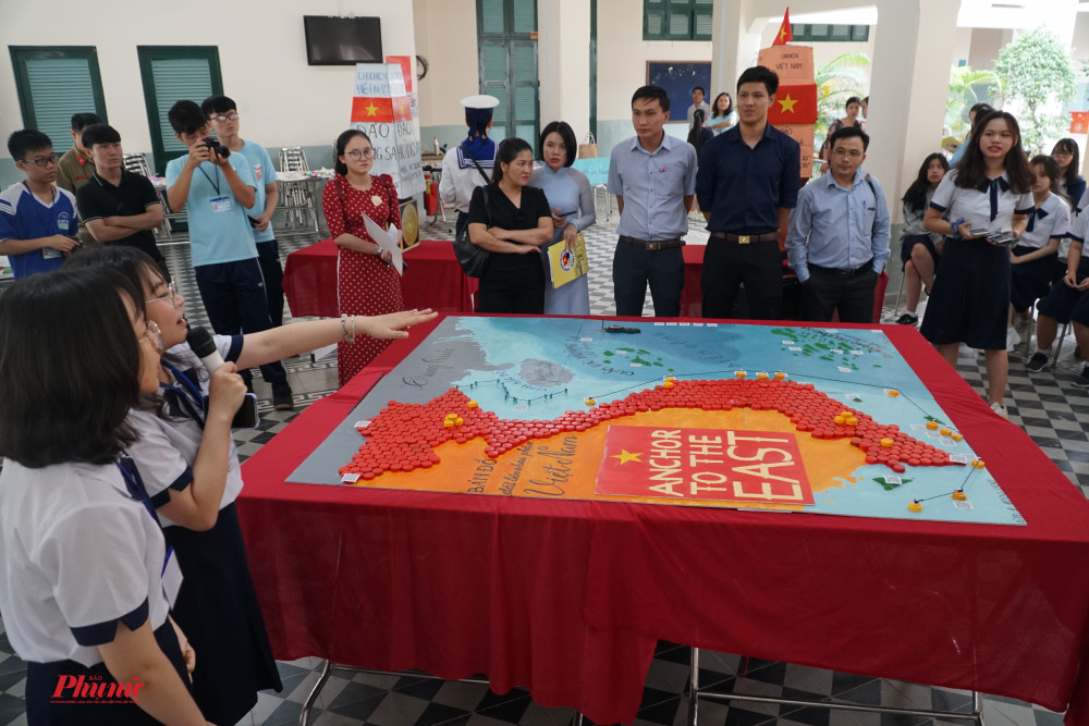 Học trò thêm yêu biển đảo quê hương qua học bằng dự án